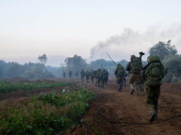 Izraelští vojáci postupují Pásmem Gazy. 3. 11. 2023. Foto: Izraelské obranné síly