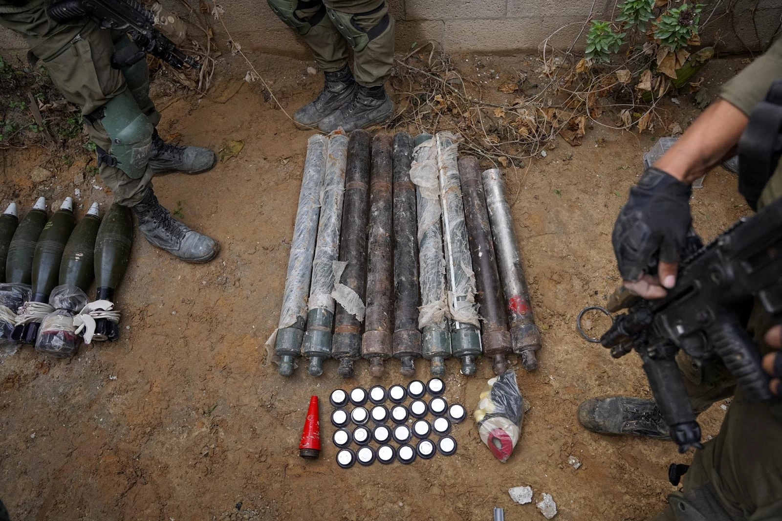 Zbraně zabavené teroristům v Gaze. 22. 12. 2023. Foto: Izraelské obranné síly