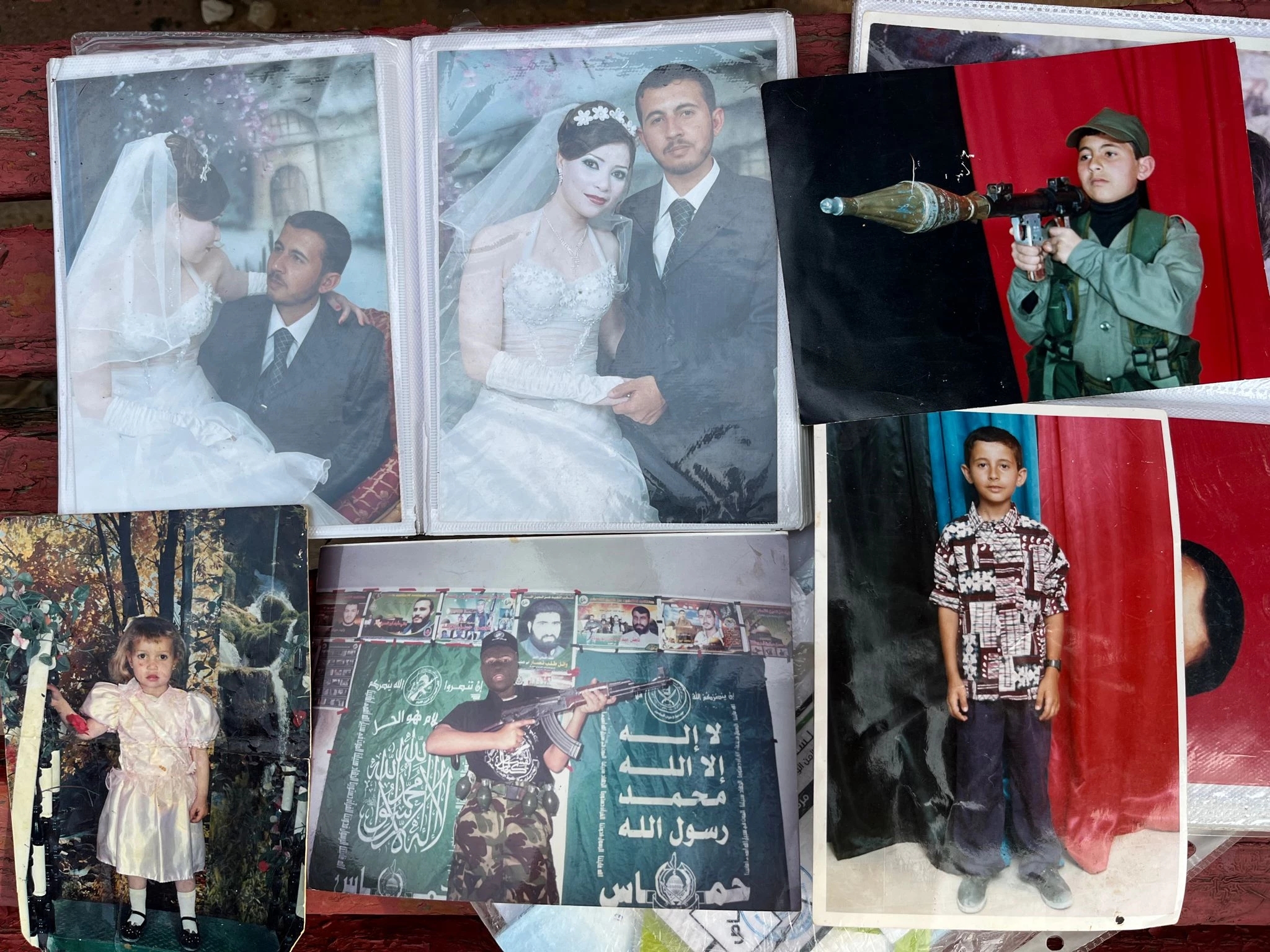 Rodinné fotografie příslušníka Hamasu. Zveřejněno 29. 12. 2023. Foto: Izraelské obranné síly